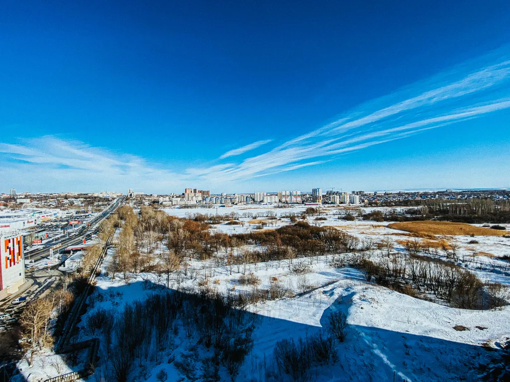 Двушка с камином и видом на реку у ТЦ Аквамолл