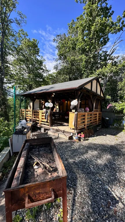 Коттедж Дом в лесу с баней и бассейном — Веселое