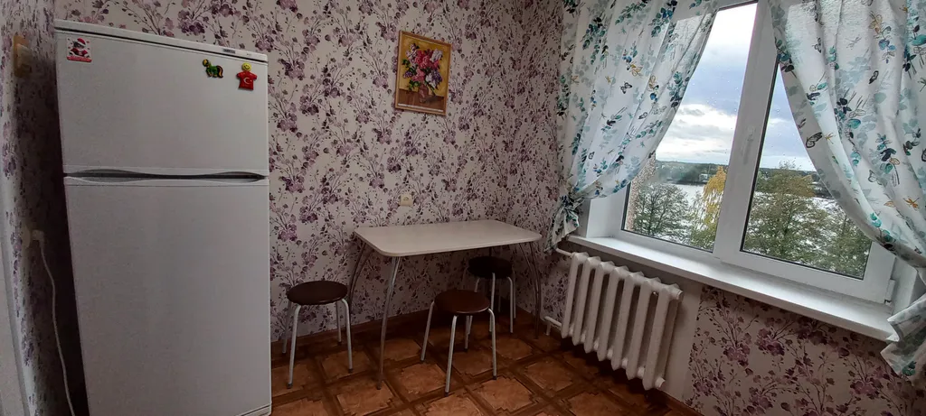 Уютная квартира с видом на красивый пруд