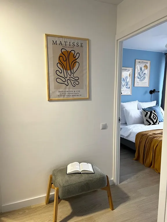 Современные апартаменты с живописным видом на канал и парк