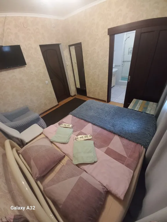 Уютный номер в семейном мини-отеле недалеко от парка Галицкого