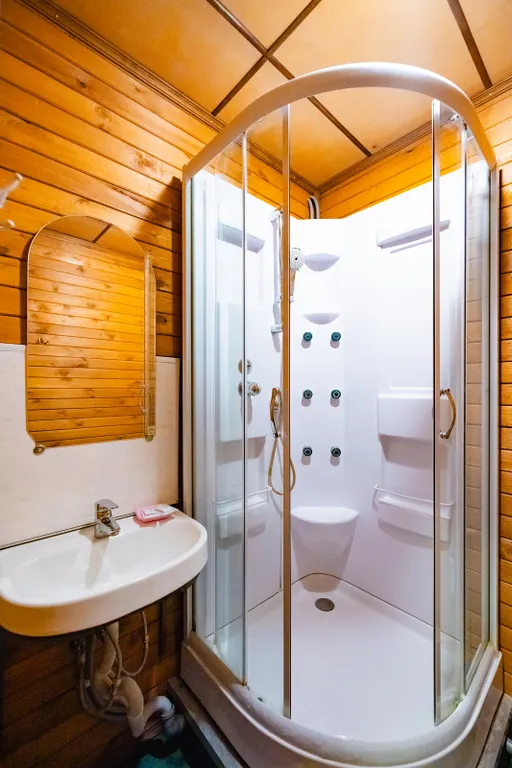 Квартира Двухместный номер с 2 отдельными кроватями с видом на озеро — Веськово