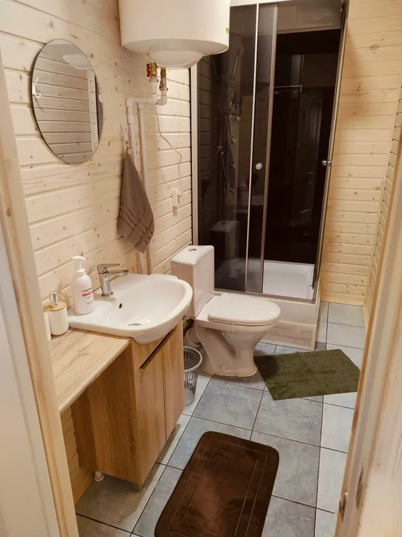 Новый дом  около леса