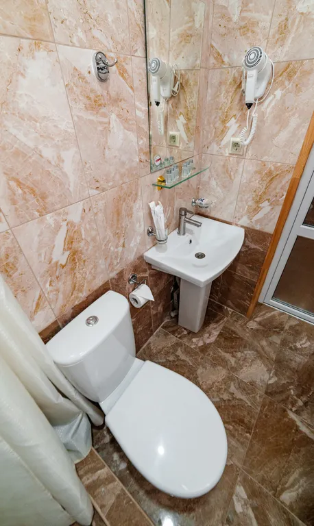 Семейный плюс двухкомнатный шестиместный (эко-корпус) с питанием