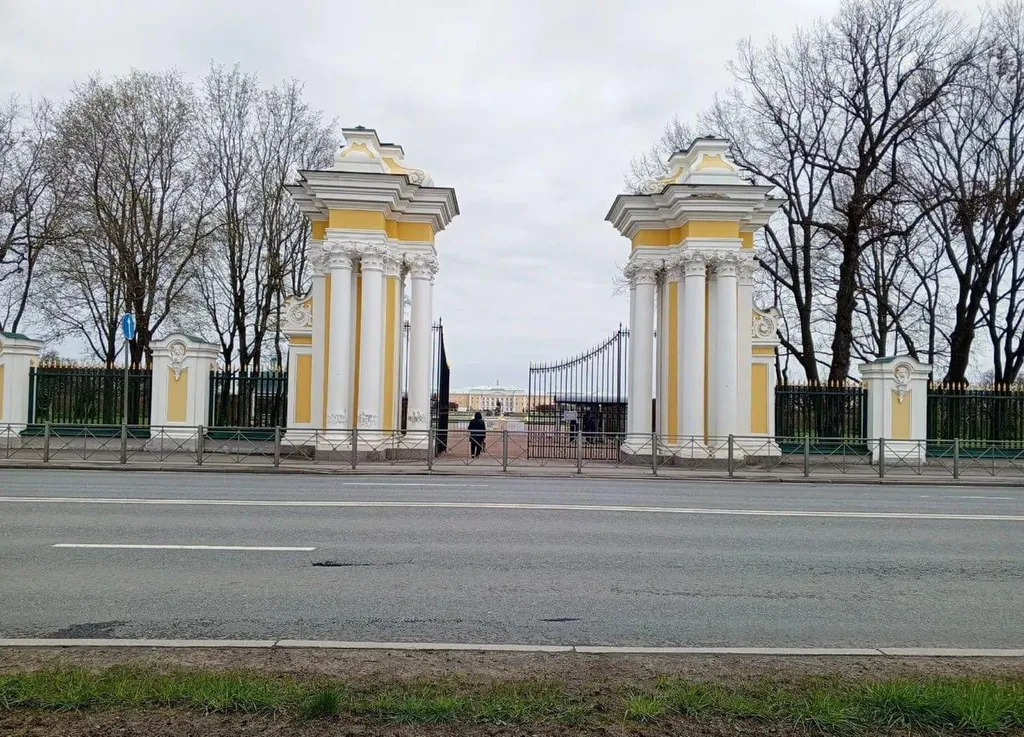 Светлая квартира в 15 минутах от Фонтанов Петергоф