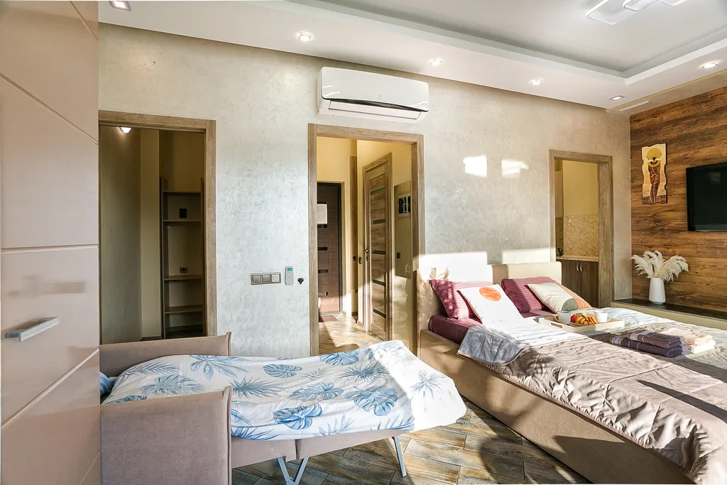 Студия терраса вид на горы и частично на море в приморском парке