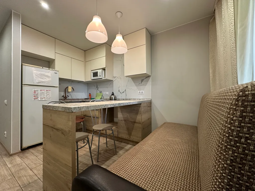 Уютная квартира со свежим евро-ремонтом рядом с остановкой и парковкой