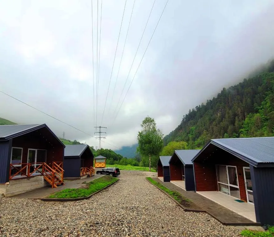 База отдыха с видом на горы в Приэльбрусье