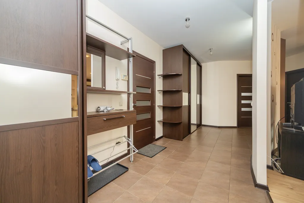 Бoльшая 3-комнaтнaя кваpтира в центре города