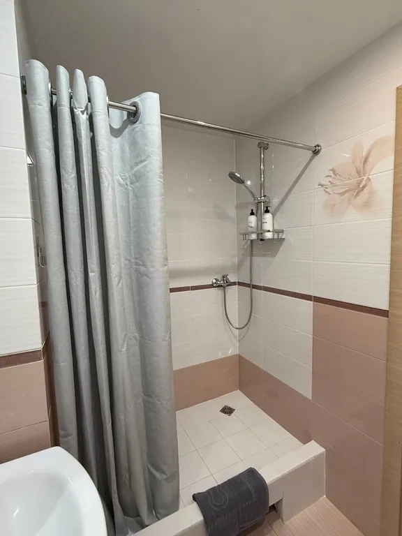 Двухкомнатная квартира недалеко от центра города