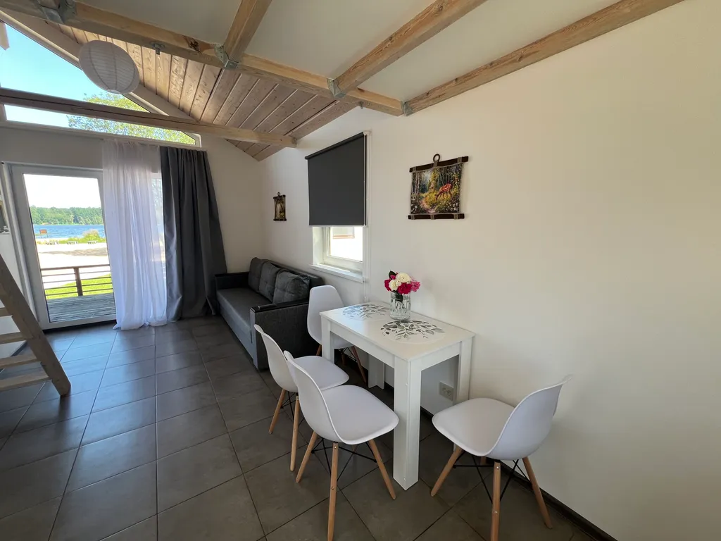 Коттедж Современный и уютным домик на берегу озера — Правдино