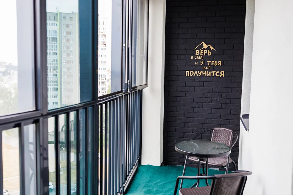 Уютнaя совремeнная cтильная квартира-студия в ЖК Артнова