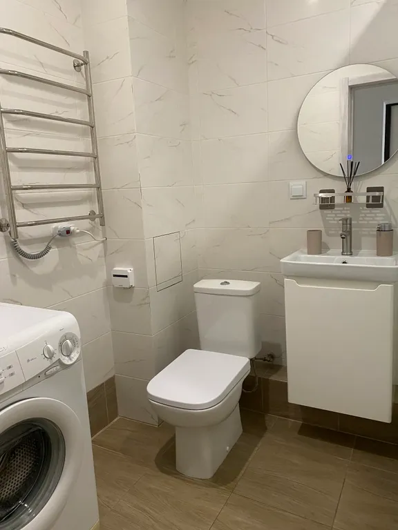 Большая светлая студия в новом доме, удобное бесконтактное заселение