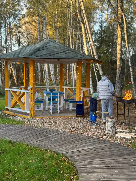 Уютный дом в лесном массиве недалеко от реки