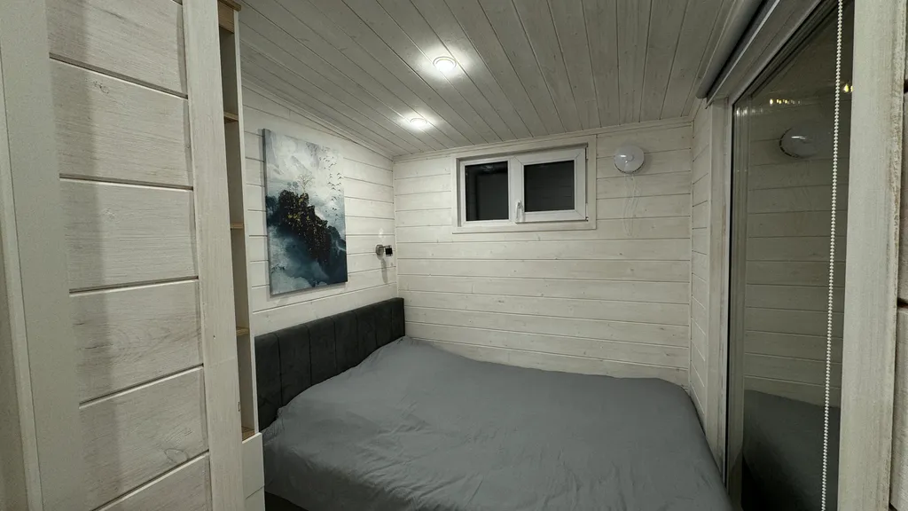 Небольшой уютный домик с чаном