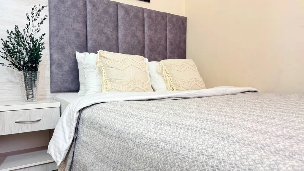 Не студия, отдельная спальня + видно море из окна