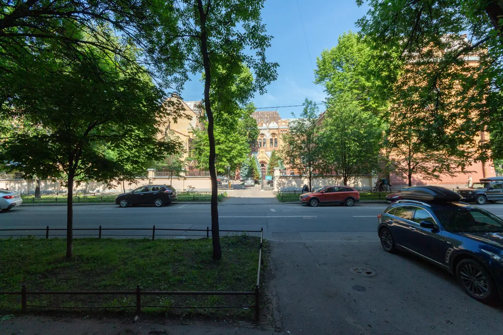 Уютная атмосферная квартира в Петербургском стиле