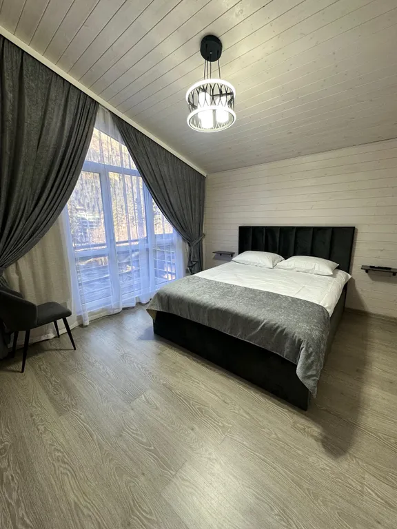 Коттедж 2 новый в самом сердце Домбая