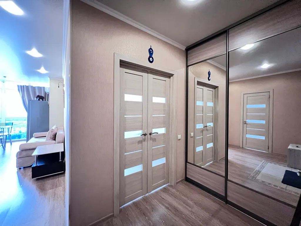 Квартира в центре с панорамными окнами