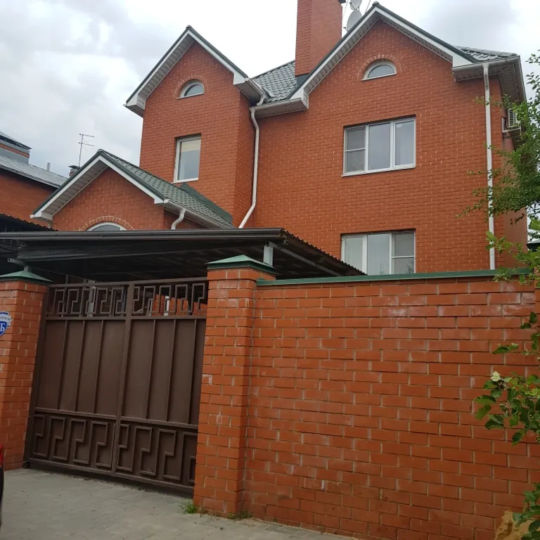 Коттедж с подогреваемым бассейном и сауной