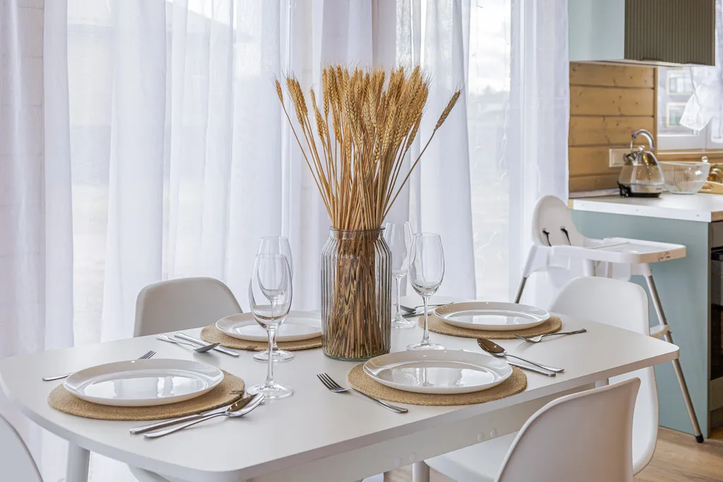 Дом у озера с чаном