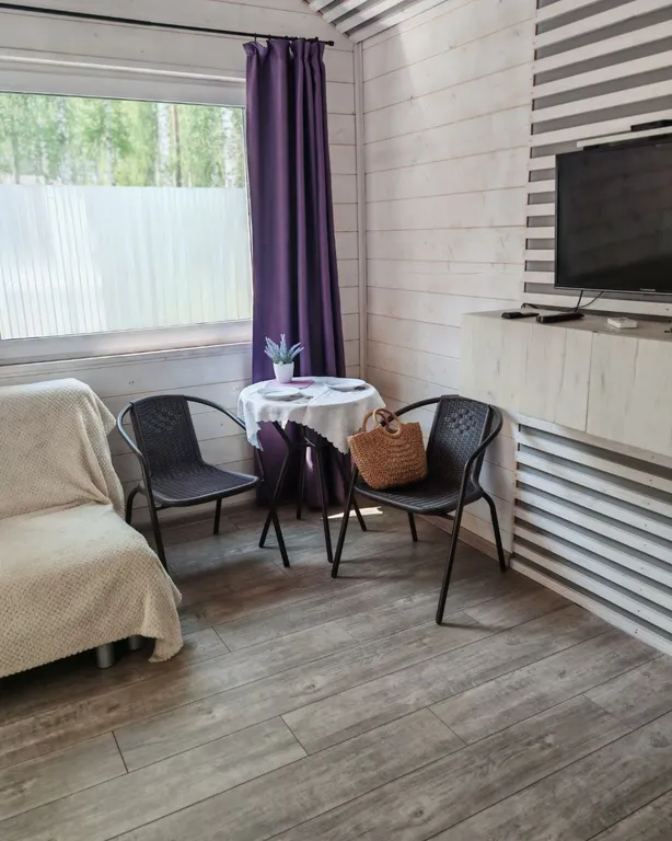 Дача на озере с баней и чаном