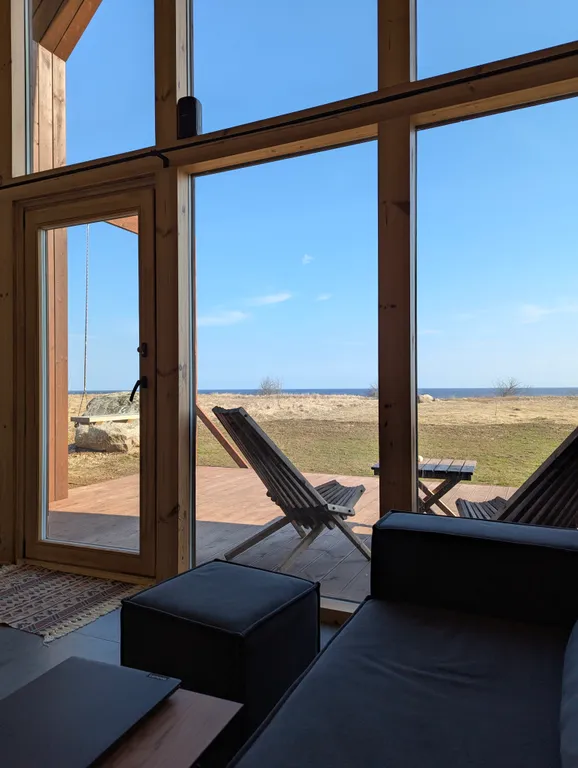 Дом с баней и горячей купелью на озере