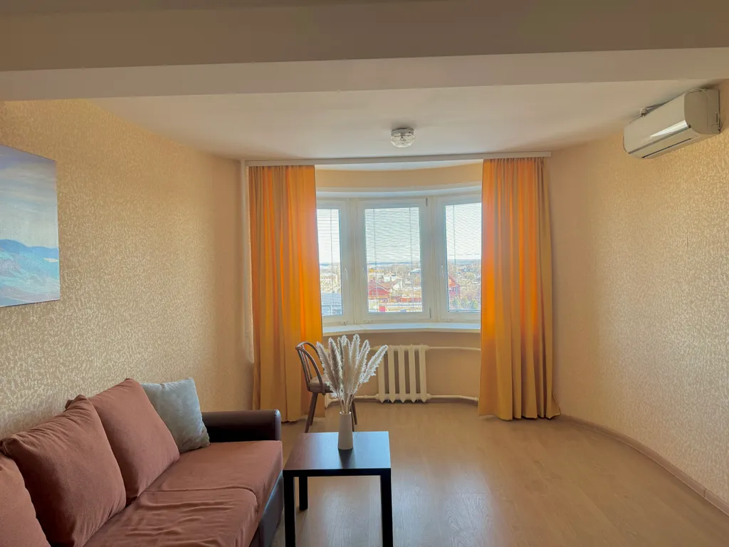 С видом на реку и все монастыри