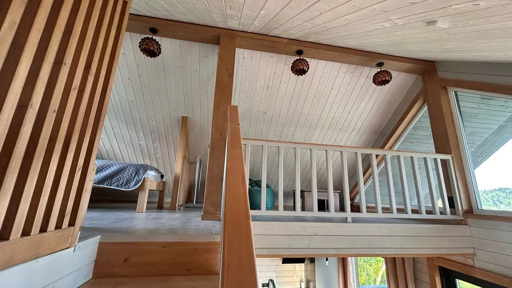 Дом с видом на озеро