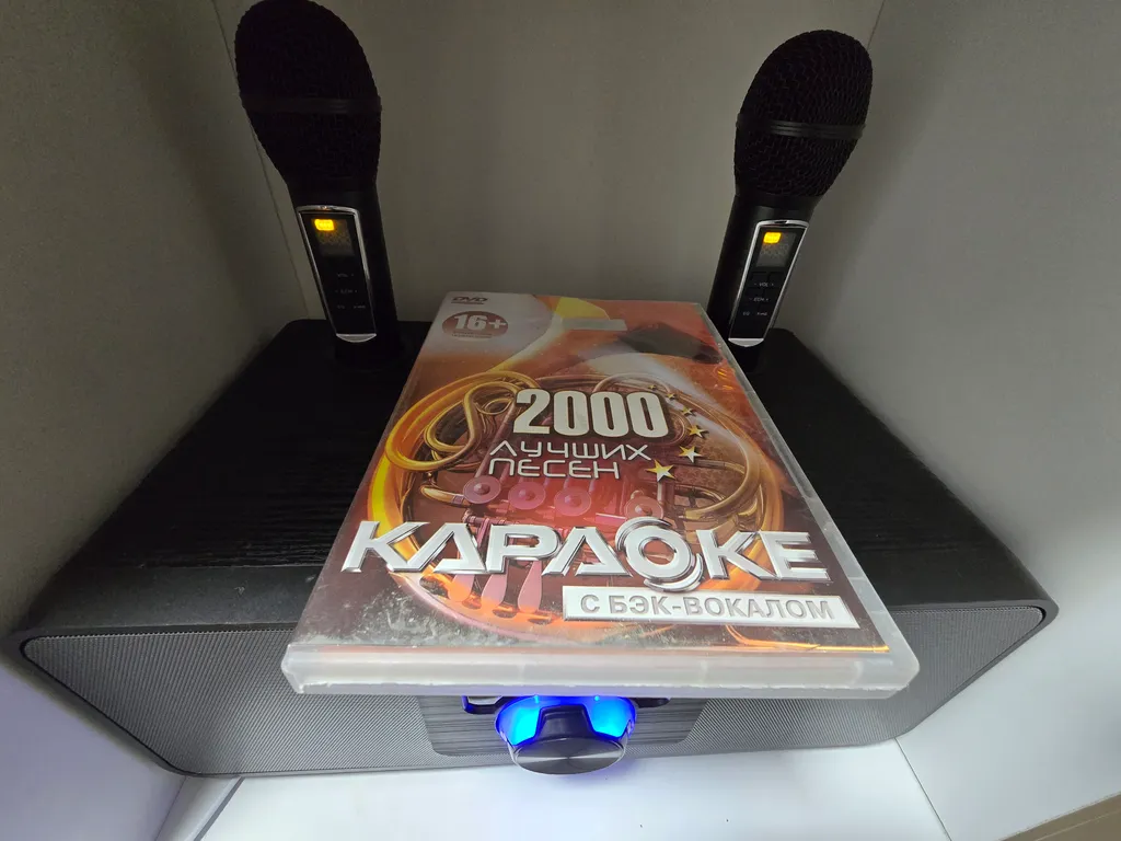 Дом у пруда