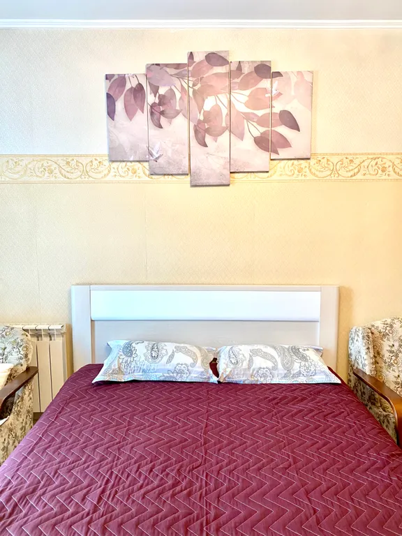 Квартира в центре города в тихом дворике с видом из окон на парк