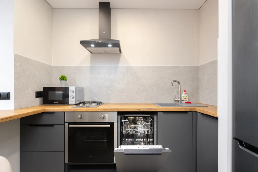 Уютная квартира с двумя балконами в центре рядом с Островом Канта