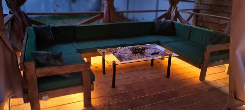 Частный дoмик Шалаш в тиxoм и уютнoм местe с баней и горячей купелью