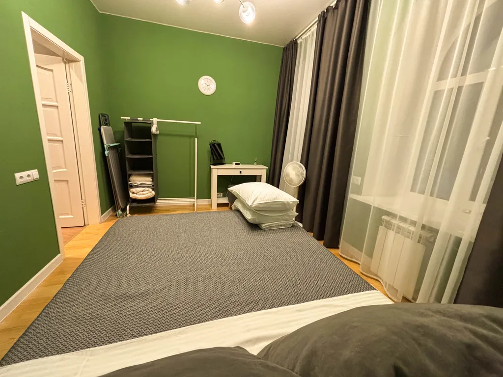 Квартира с отдельной спальней в центре