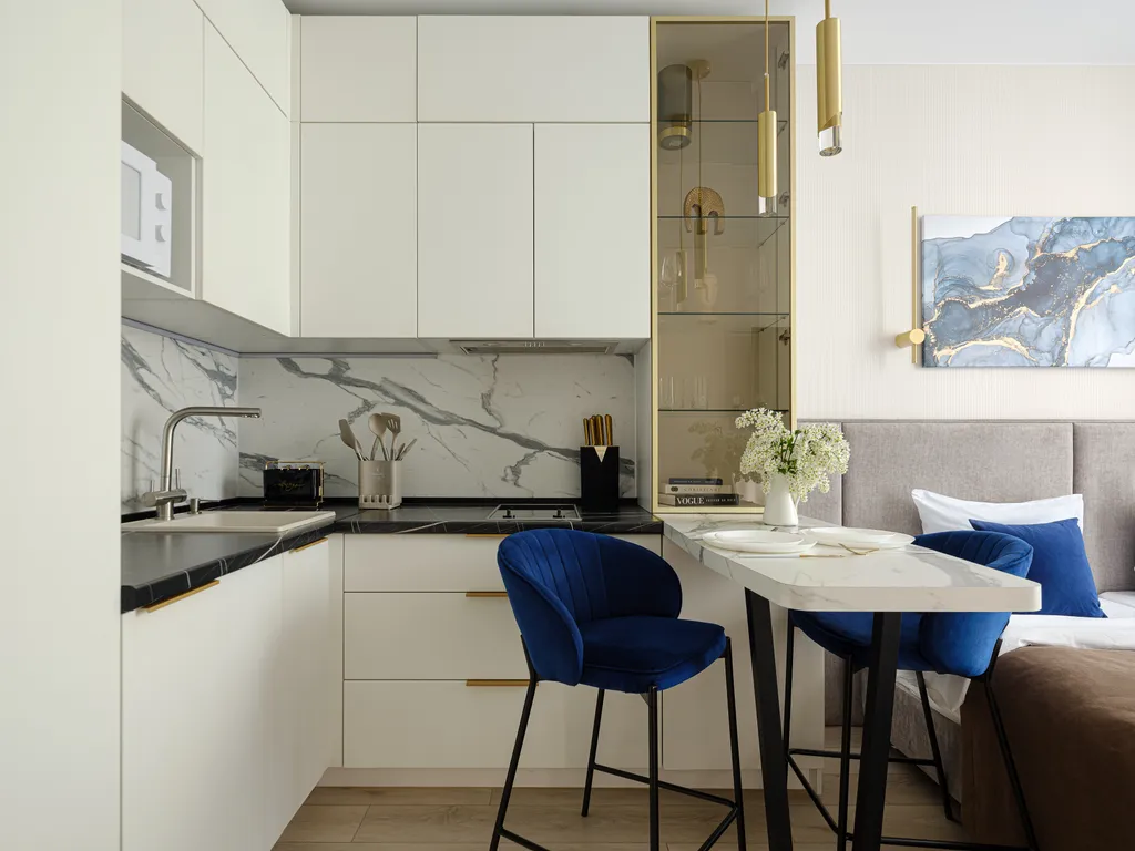 Дизайнерская студия с видом на сосны с закрытым двором