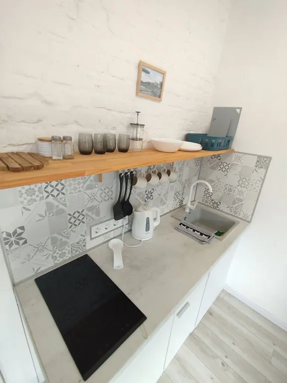 Квартира в 1 минуте от моря и Розы Ветров, в центре старого города