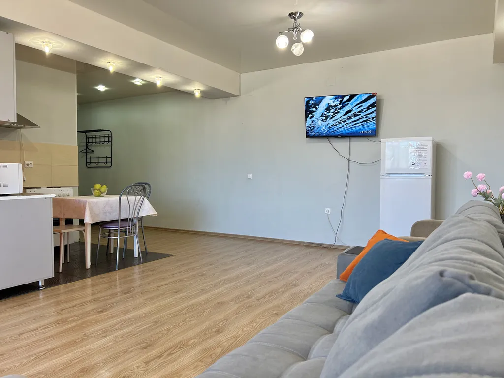 Теплая евро 2-к квартира на саянах. Не берем оплату за финальную уборку