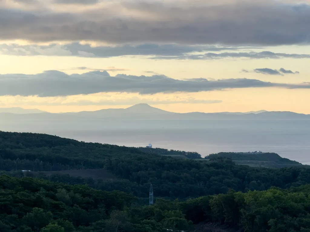 Новая студия с видом на море и дизайнерским ремонтом