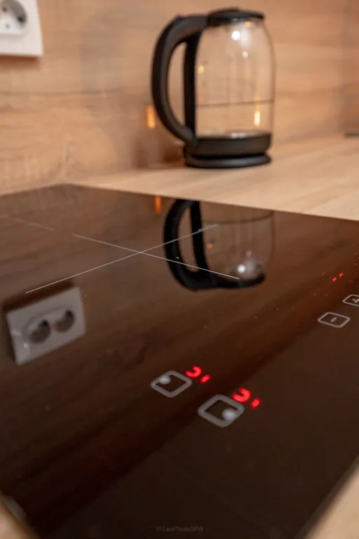 Апартаменты студия у метро, с кухней и панорамными окнами