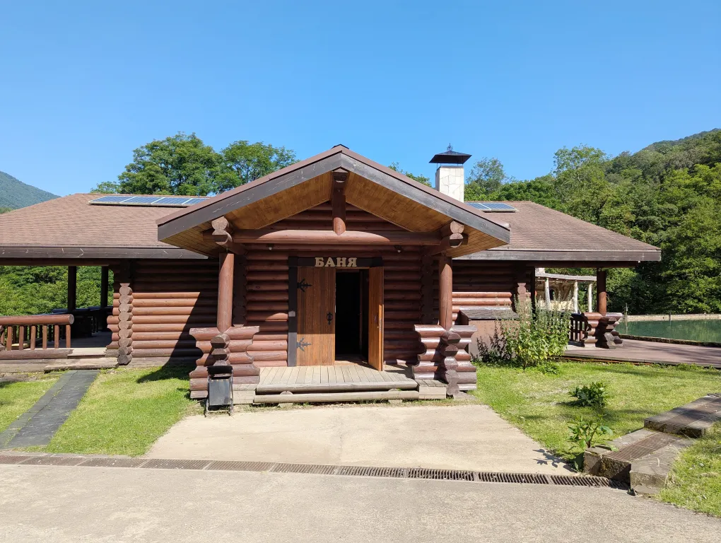 Сруб в заповедном лесу