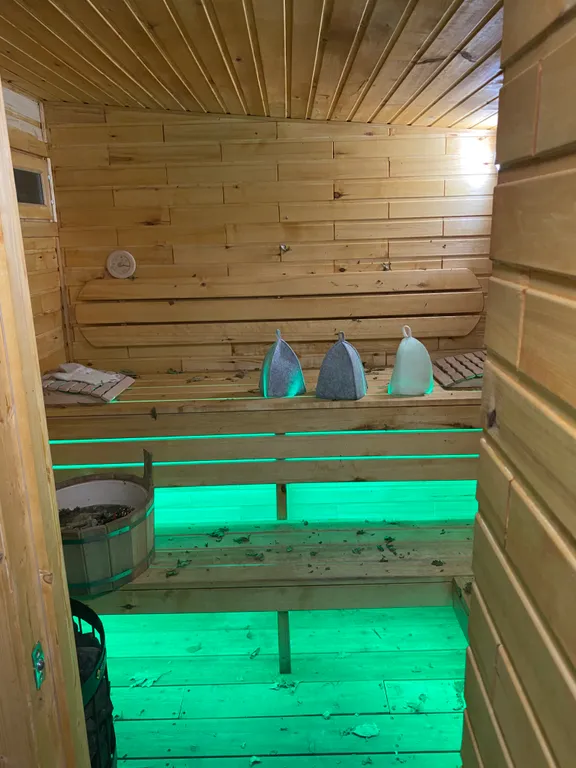 Дом в горах у реки с подогреваемым бассейном, баней и чаном