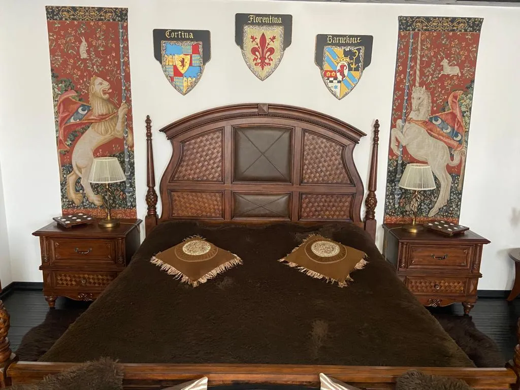 Коттедж Коттедж в стиле средневековья — Волосово