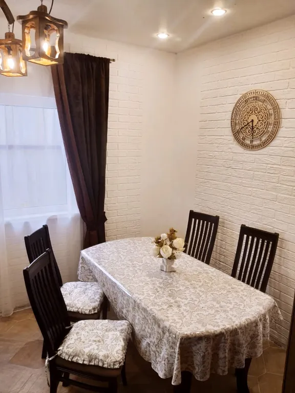 Дом с бассейном, чаном и баней для большой семьи