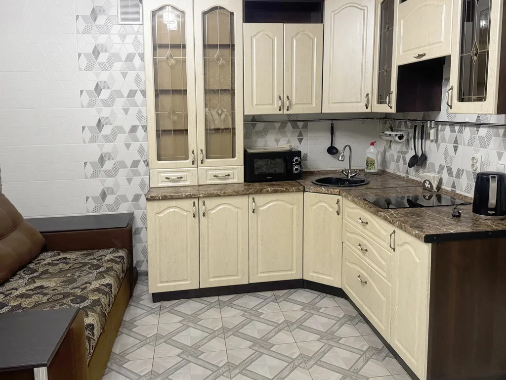 Две спальни в однокомнатной недалеко от  ТЦ "РИО"