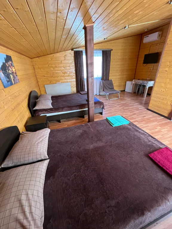 Номер у реки Дах с видом на горы