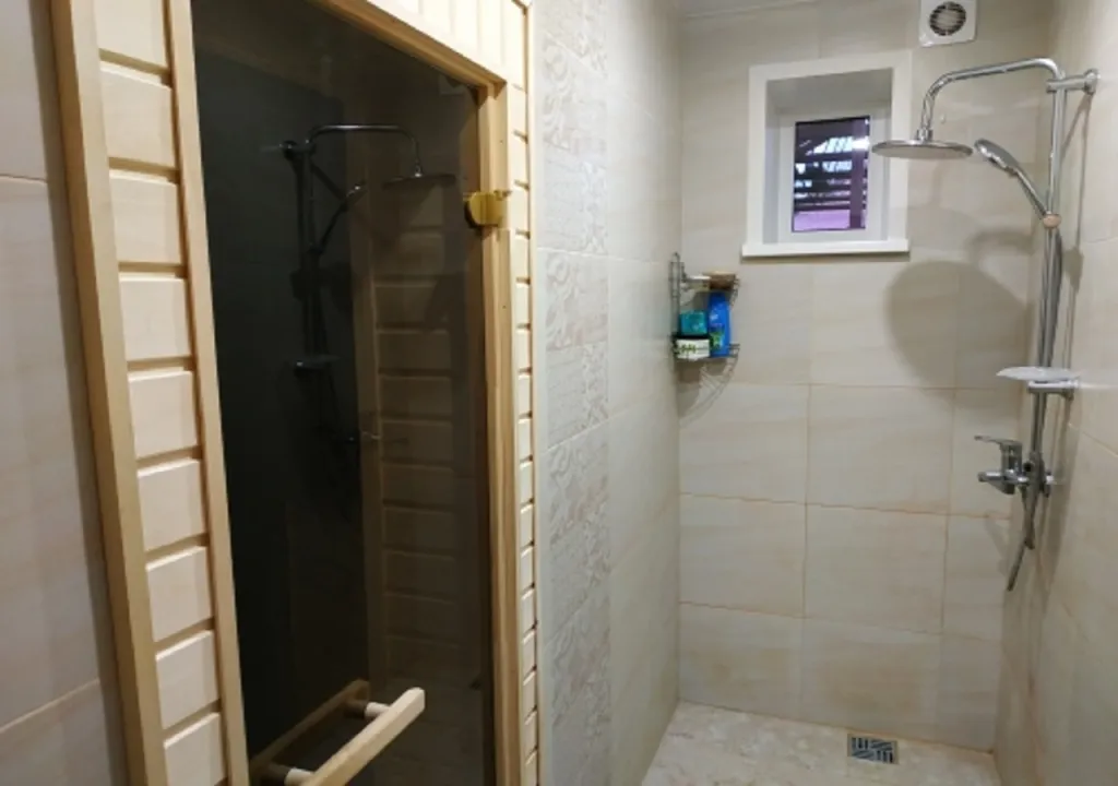 Дом возле источников