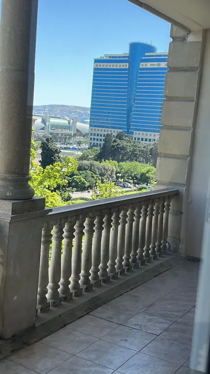 Апартаменты в центре с восхитительным видом на море