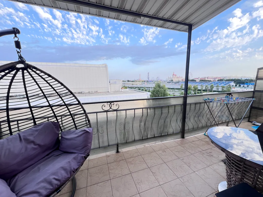 Стильный двухуровневый апартамент