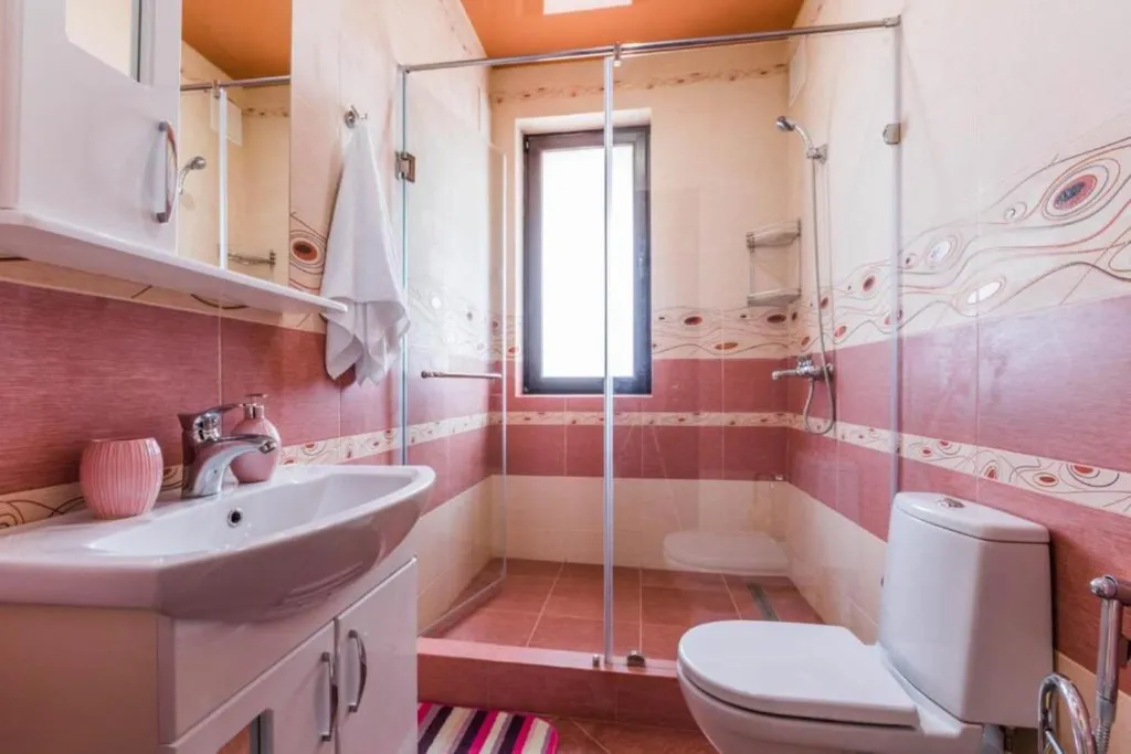 Квартира Квартира Двухместный мансардный номер, центр, 3 мин до моря, центр, парковка — Геленджик