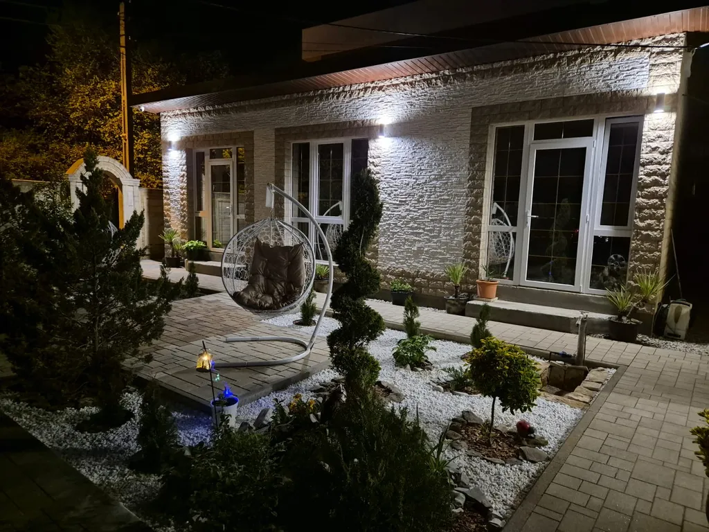 Коттедж 2-комнатный коттедж с бассейном — Кабардинка